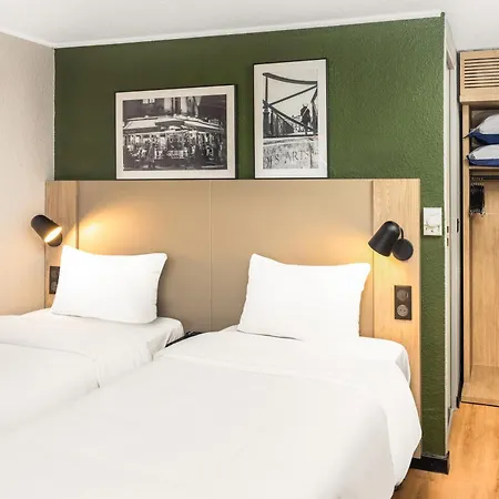 Campanile Est Le Millenaire 3* Μονπελιέ